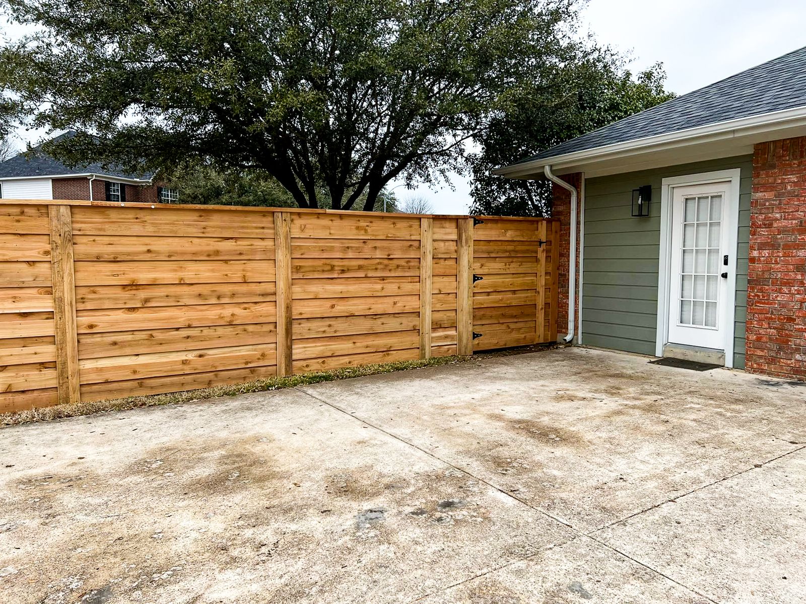 Backyard privacy fence installation in the DFW Metroplex