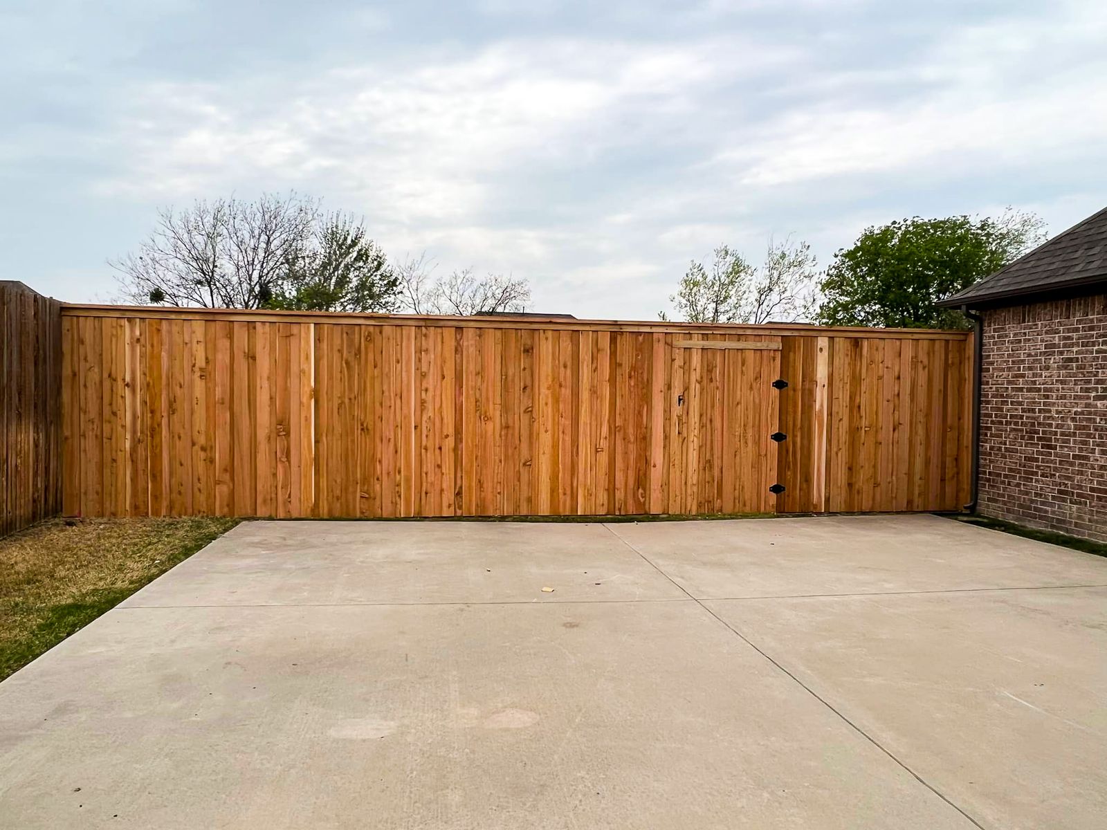 Completed cedar privacy fence project in Fort Worth, TX