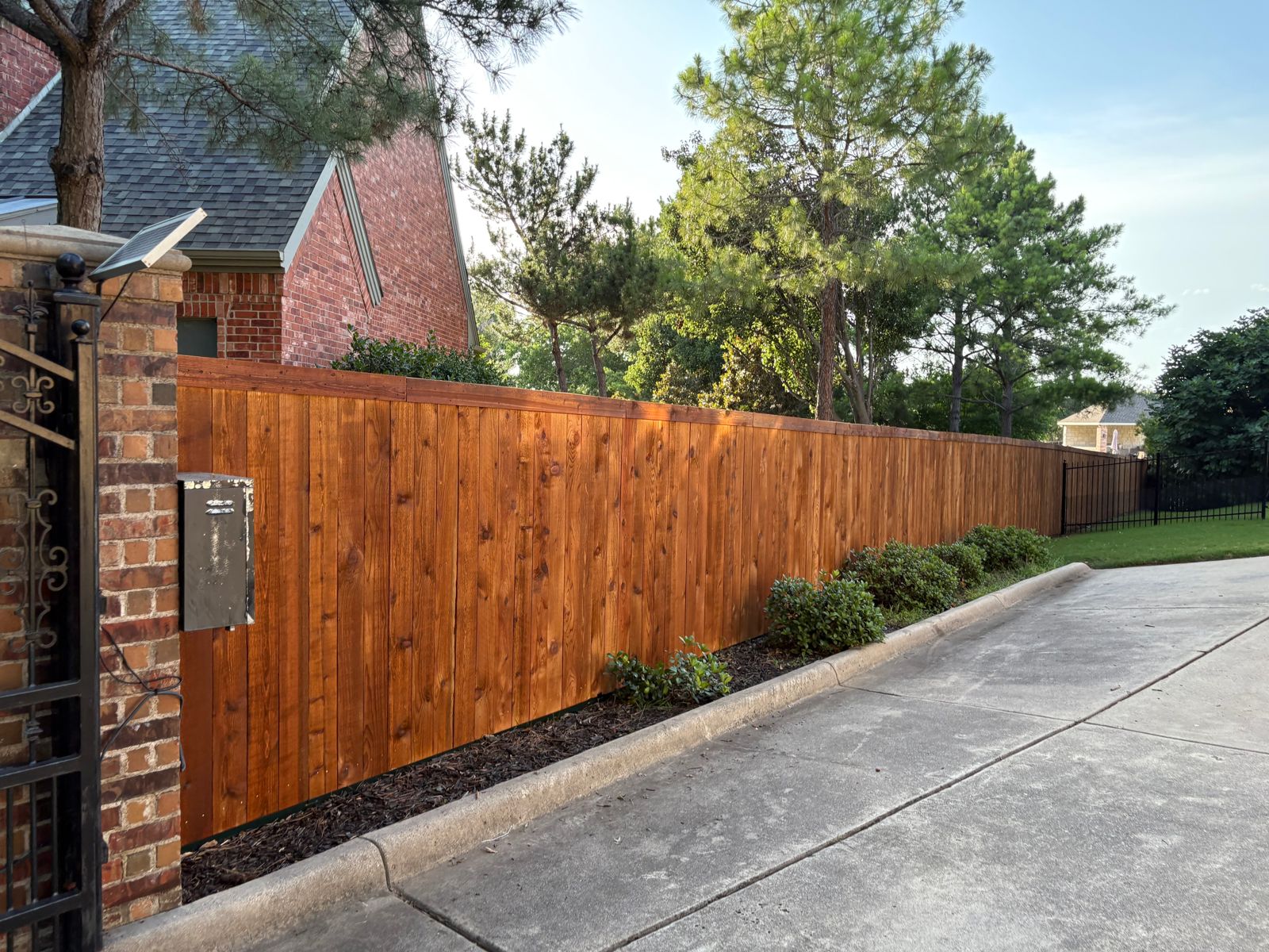 White vinyl PVC privacy fence installed in Fort Worth, TX